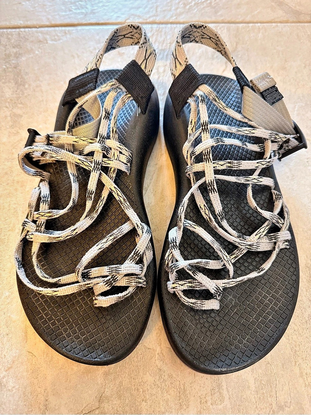 Chaco Z/Cloud X2 Black & White Strappy Sandals Like New